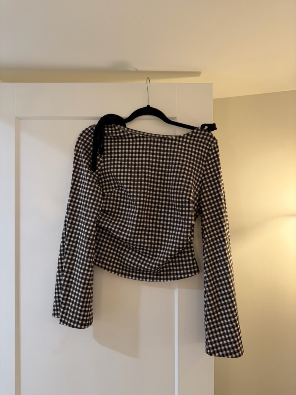 Cider boatneck gingham black top